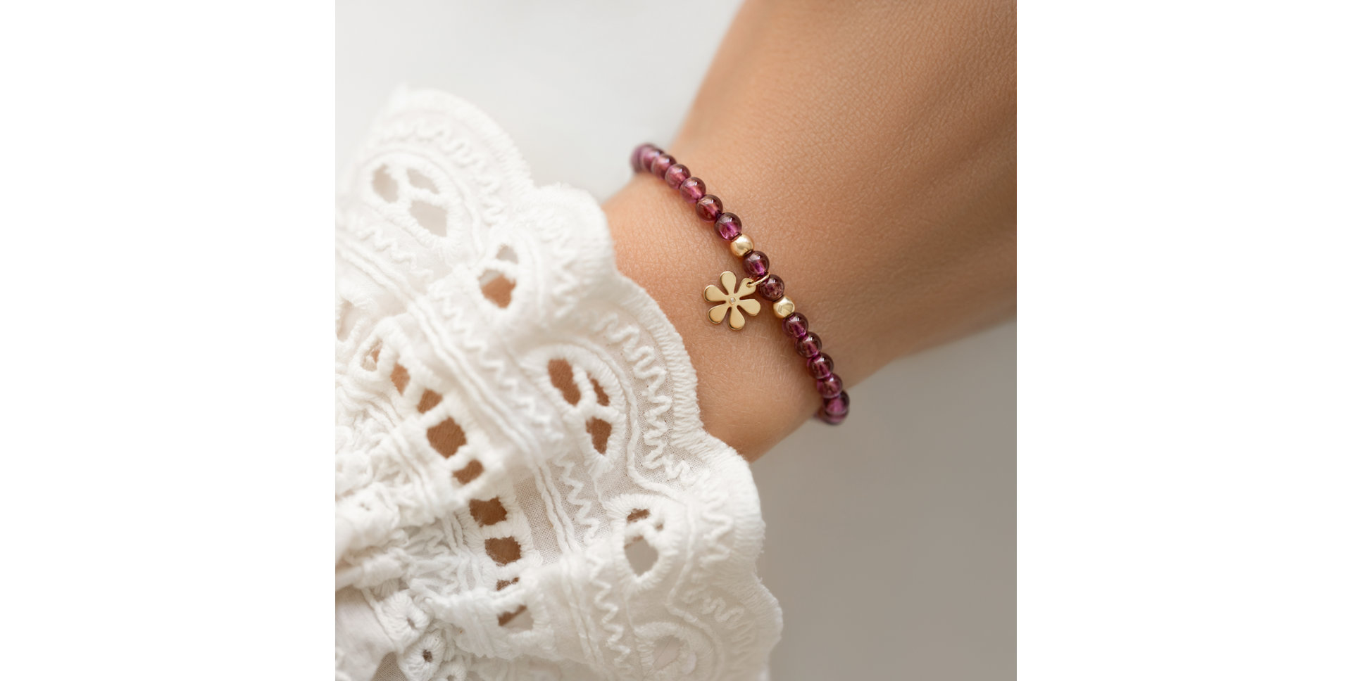 Diamond bracelet with Garnets Lucky FLower