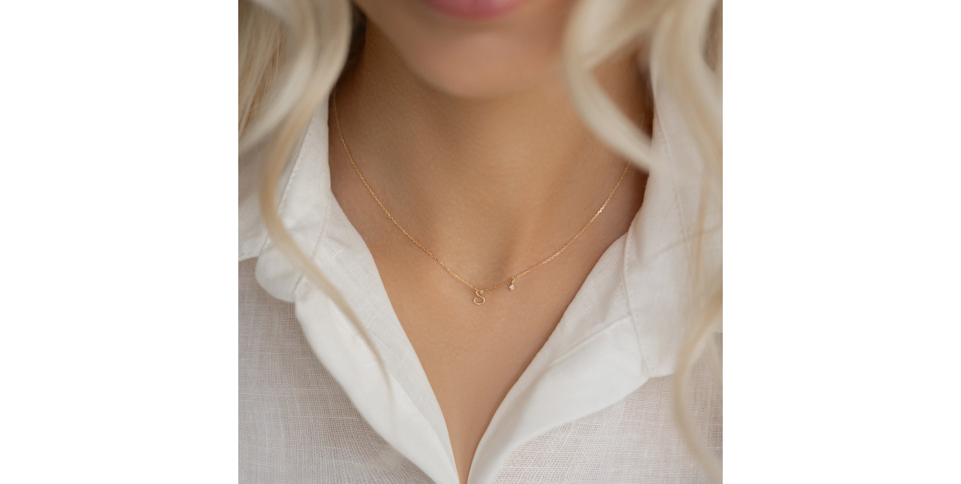 Diamond necklace Elegance Letter