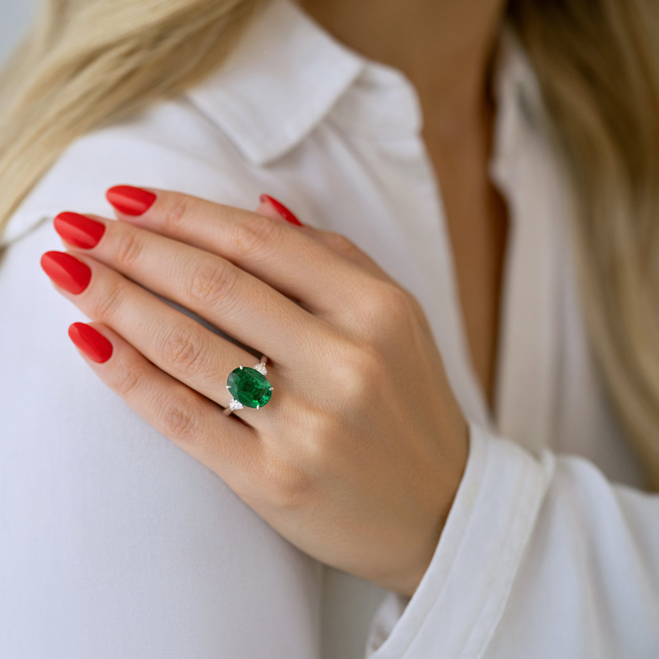 Diamond ring with Tanzanite Elvianne