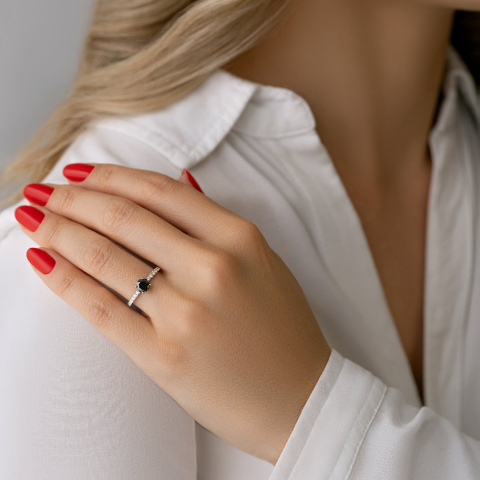 Diamond ring The Dark Queen