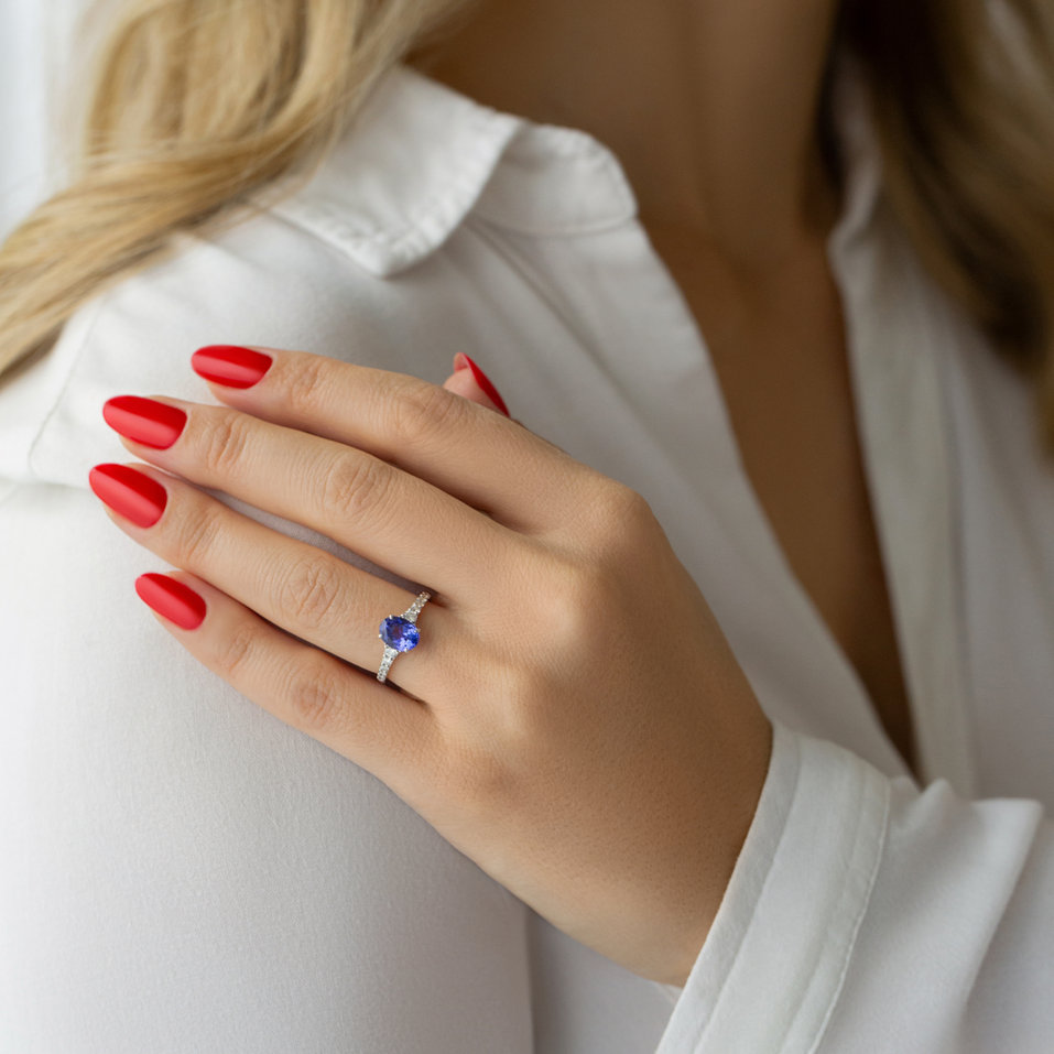 Diamond ring with Tourmaline Shimmering dazzle