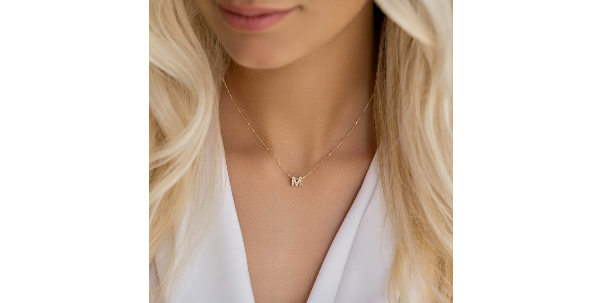 Diamond pendant Twinkling  Letter