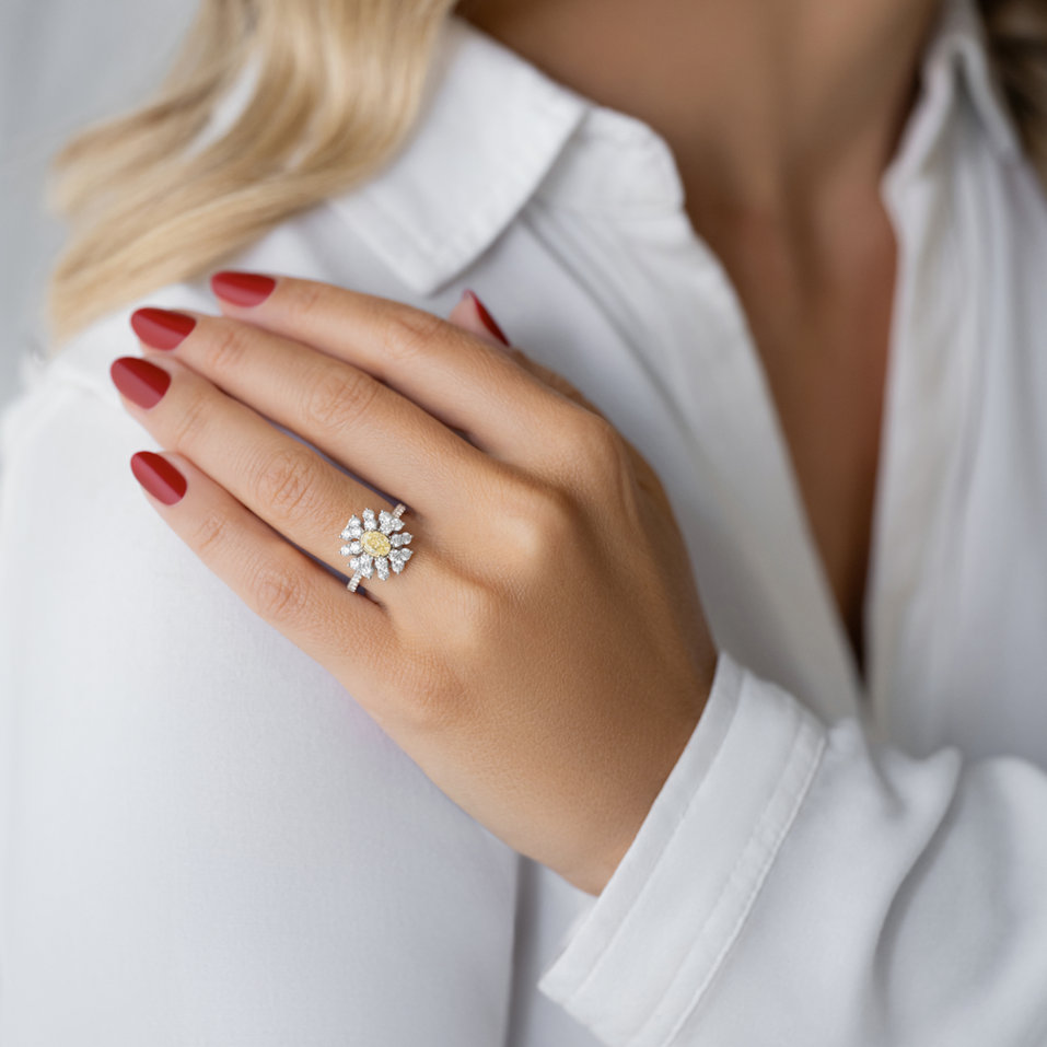 Diamond ring Venancio