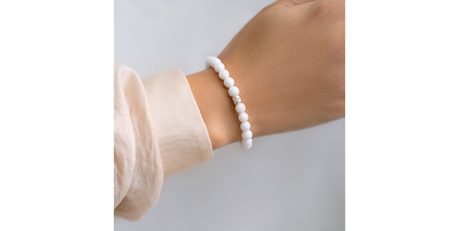 Diamond bracelet with Agates Whispers of Winter