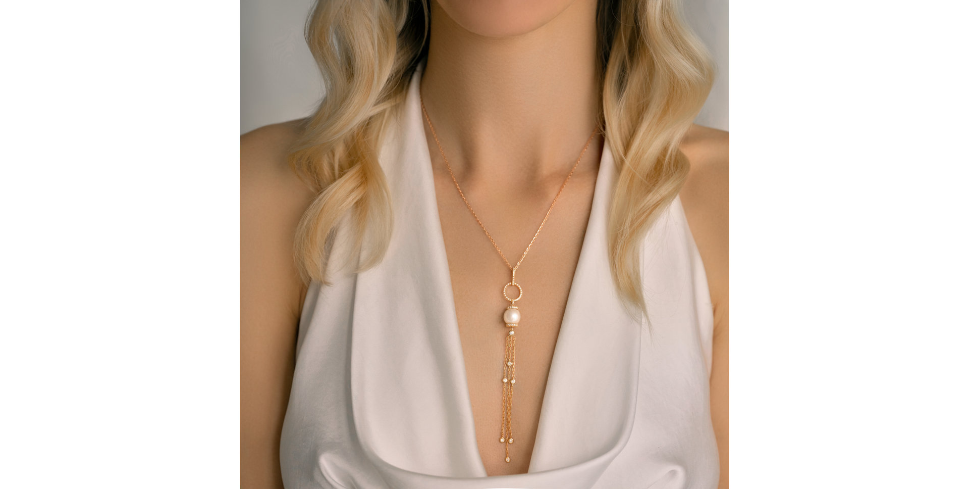 Diamond necklace with Pearl Sultan Secret