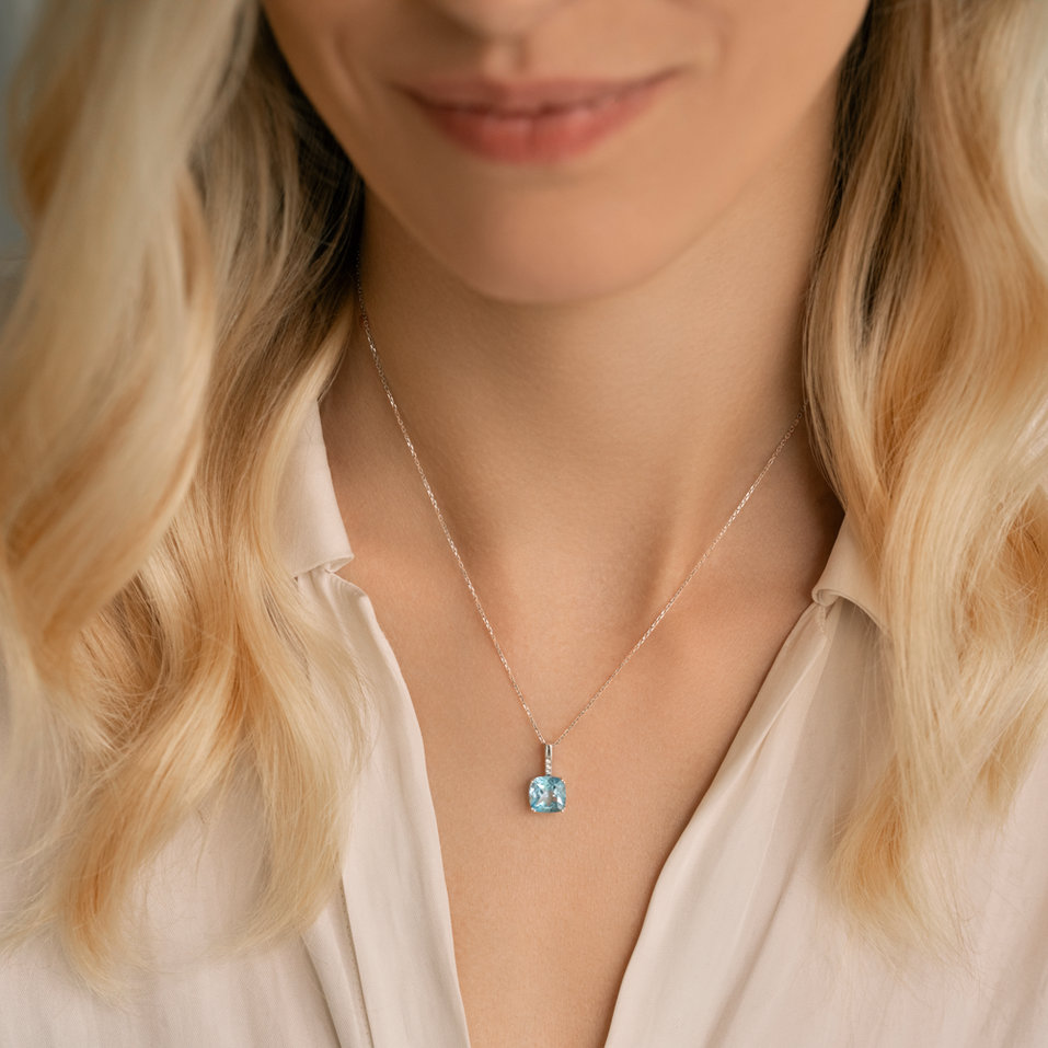 Diamond necklace with Topaz Moonlight Gem