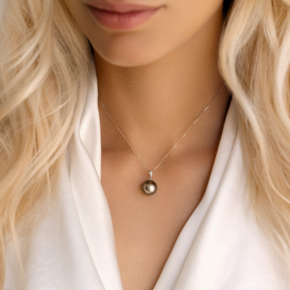 Diamond necklace with Pearl Ocean Night