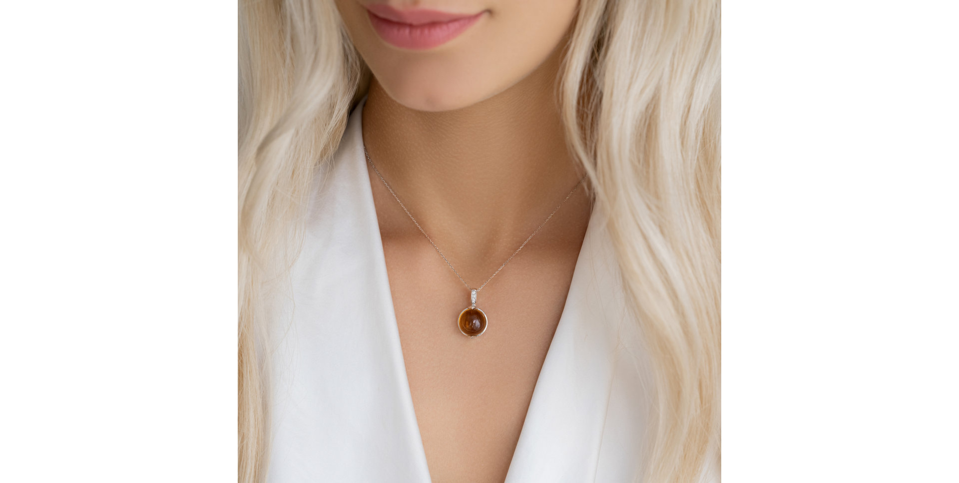 Diamond necklace with Chalcedony Fairy Blossom