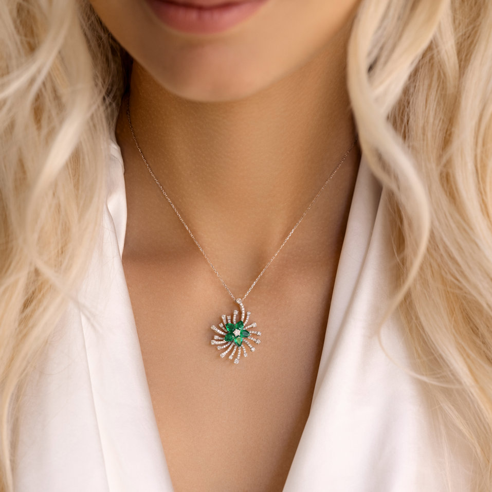 Diamond necklace with Emerald Emerald Rise of Hope