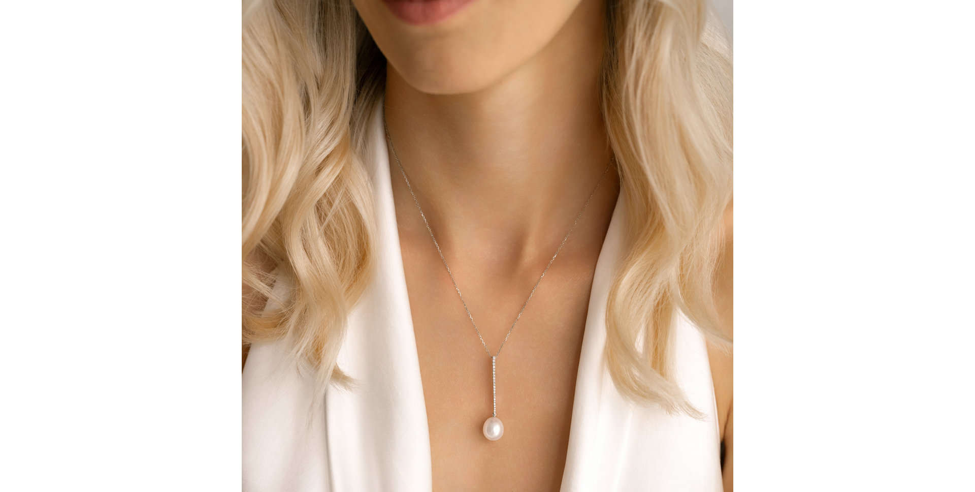 Diamond necklace with Pearl Ocean Drop
