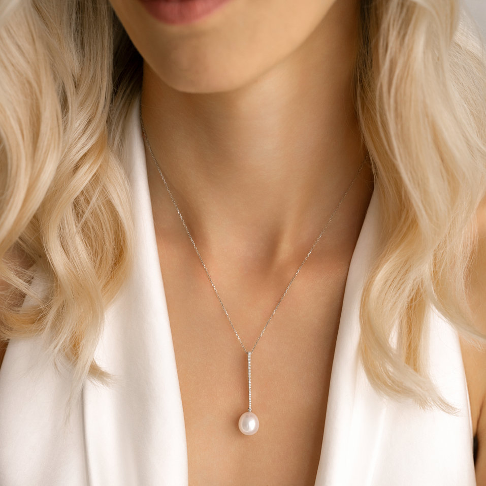 Diamond necklace with Pearl Ocean Drop