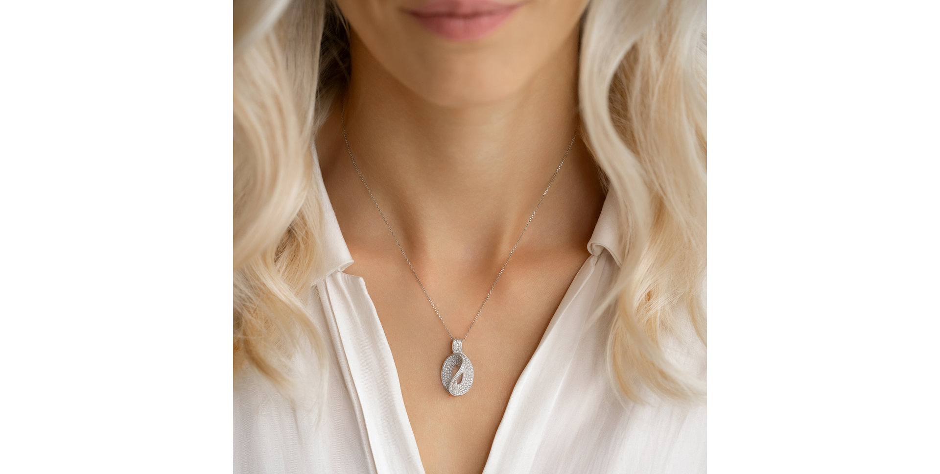 Diamond necklace Alejandro