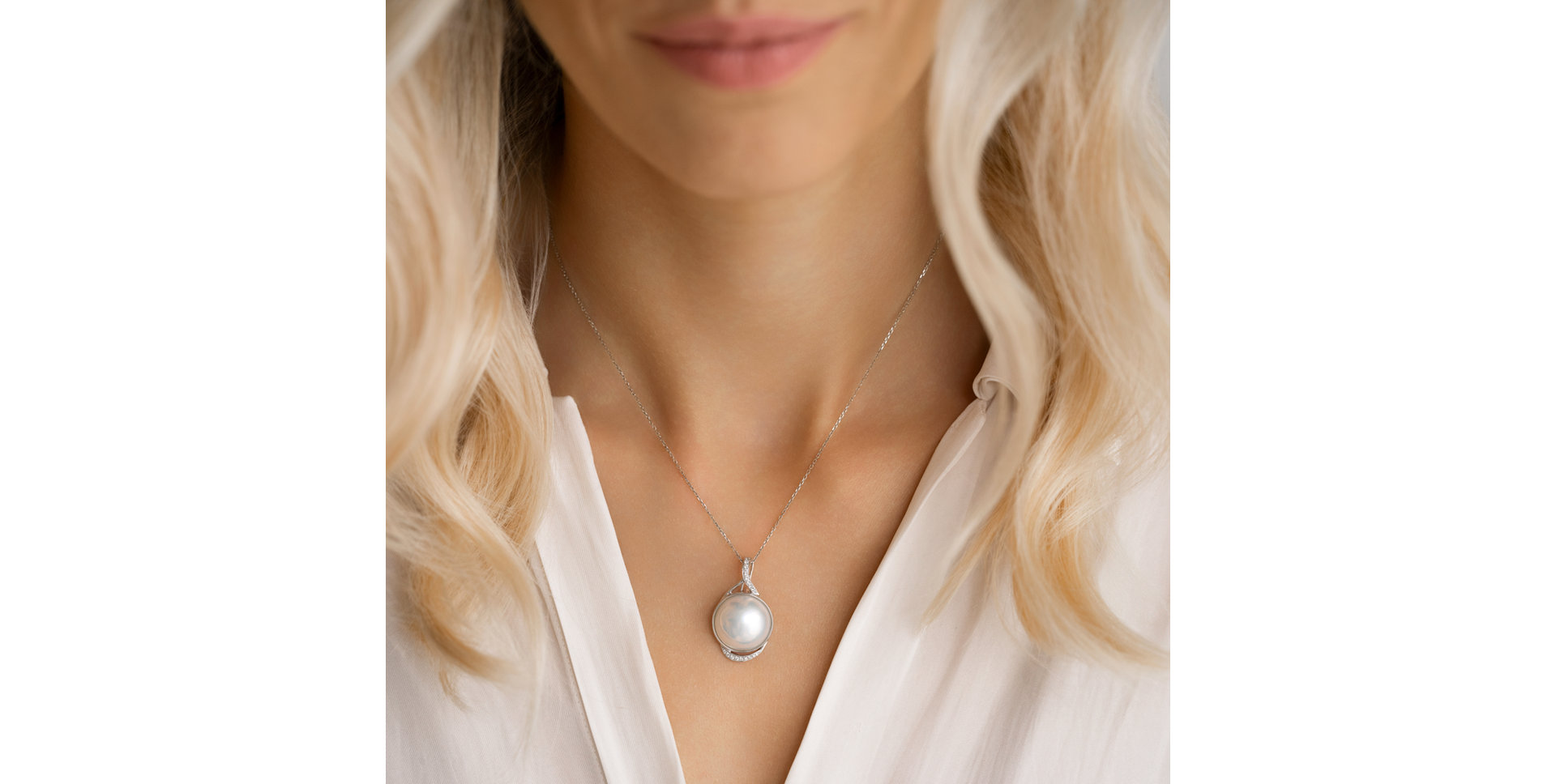 Diamond necklace with Pearl Mermaid Fantasy