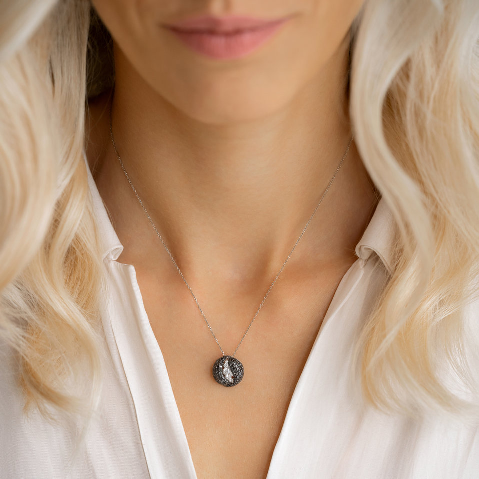 Necklace with black and white diamonds Palmer