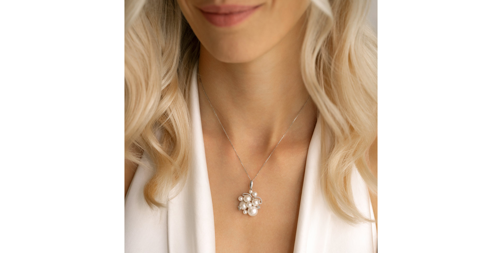 Diamond necklace with Pearl Nymph Sin