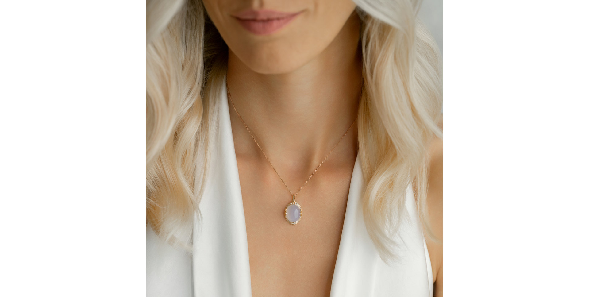 Diamond necklace with Chalcedony Mystique