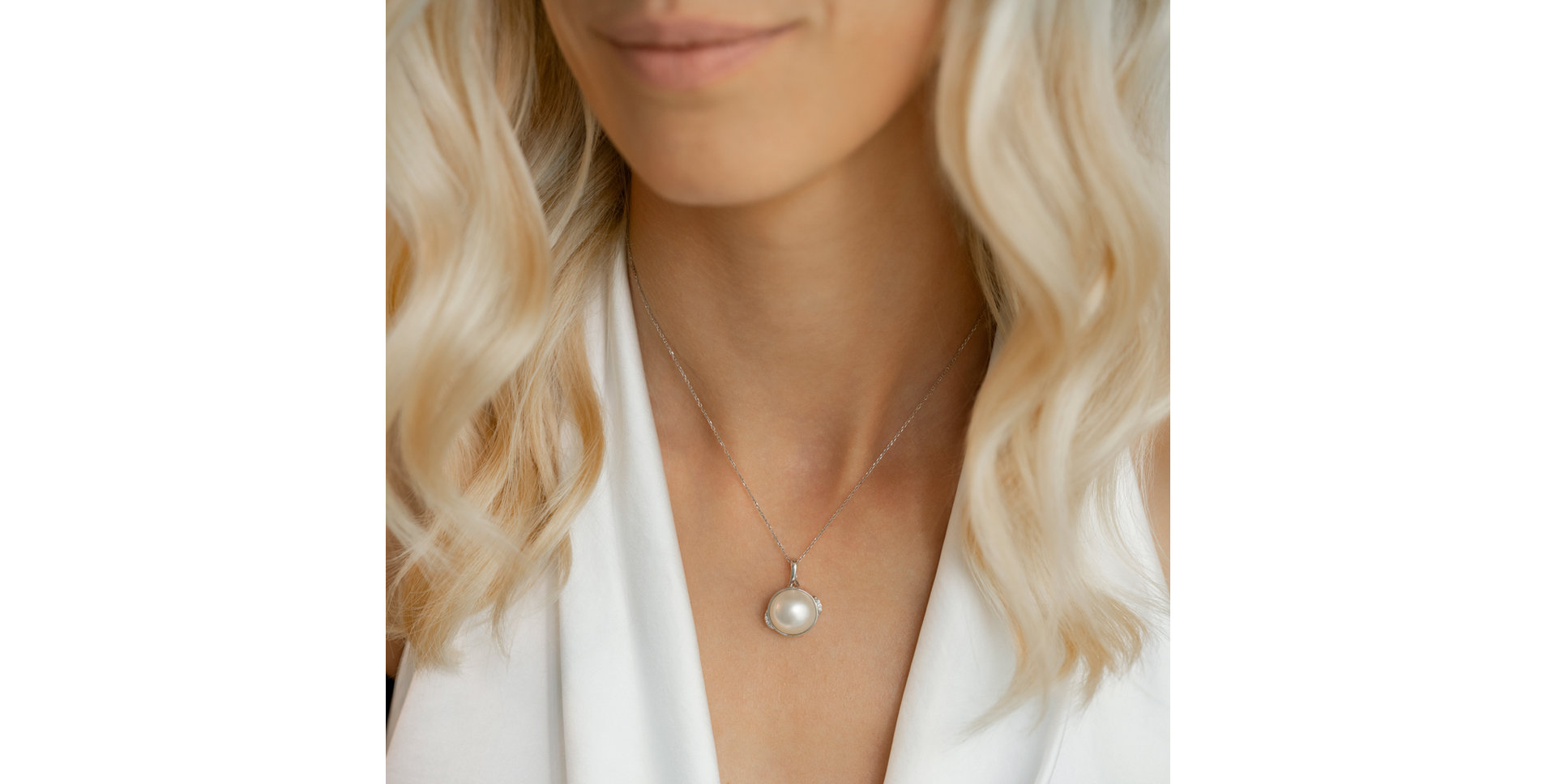 Diamond necklace with Pearl Ocean Breath