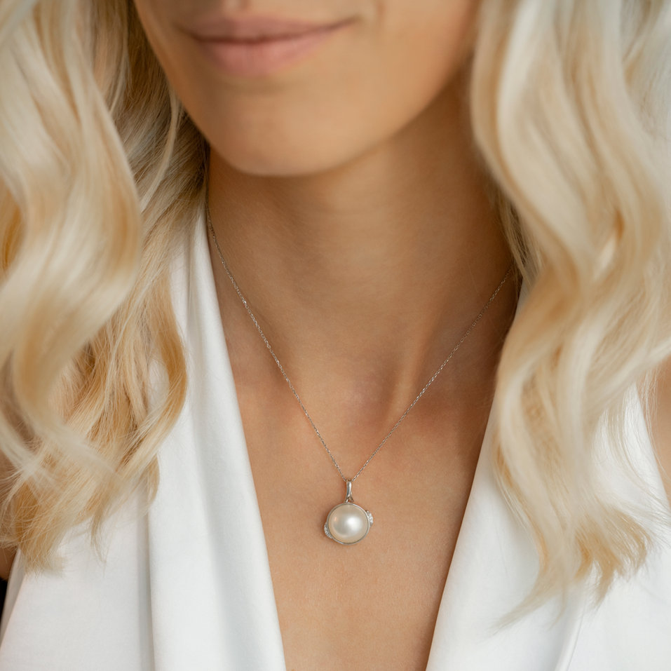 Diamond necklace with Pearl Ocean Breath