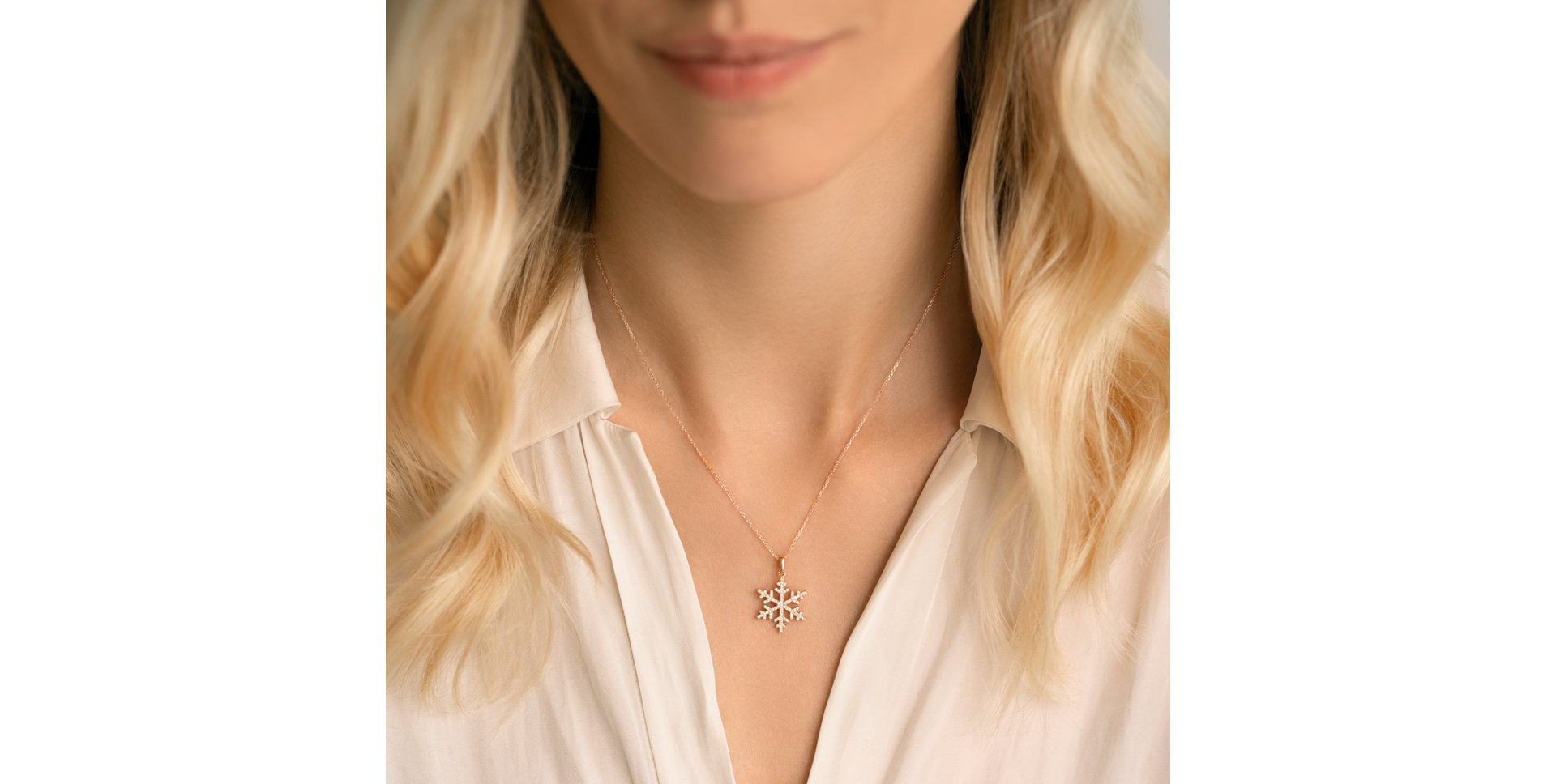 Diamond necklace Pink Snowflake