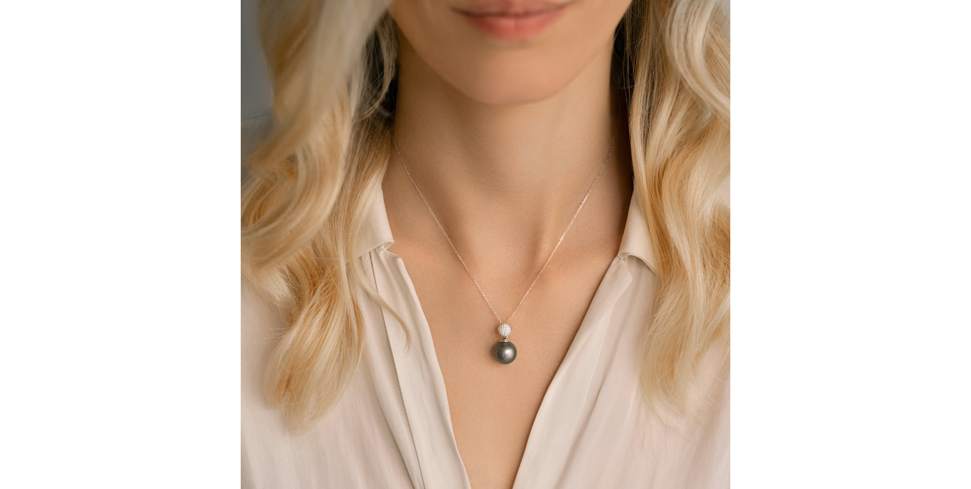 Diamond necklace with Pearl Ocean Dusk
