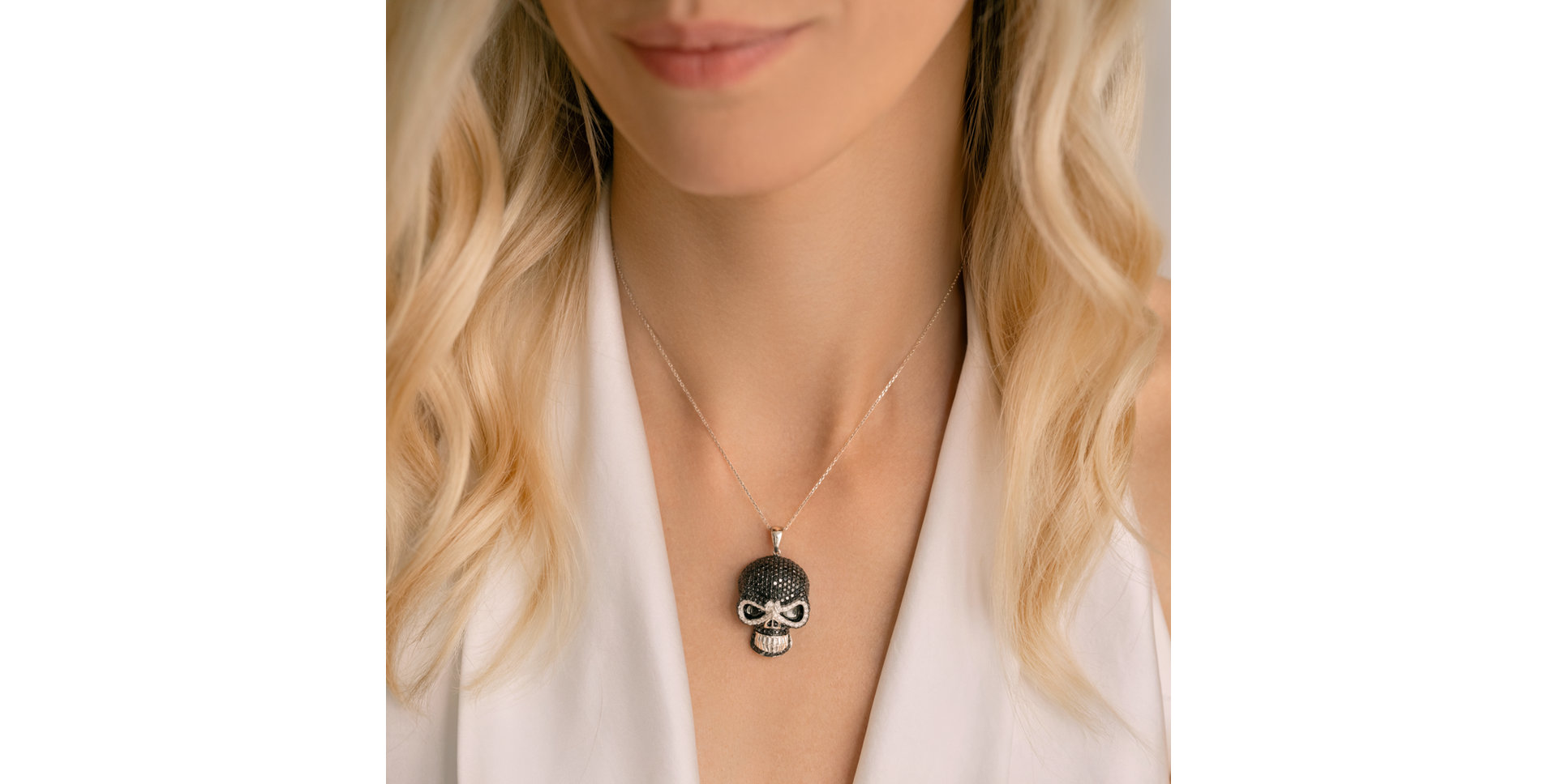 Necklace with black and white diamonds Escape of Death