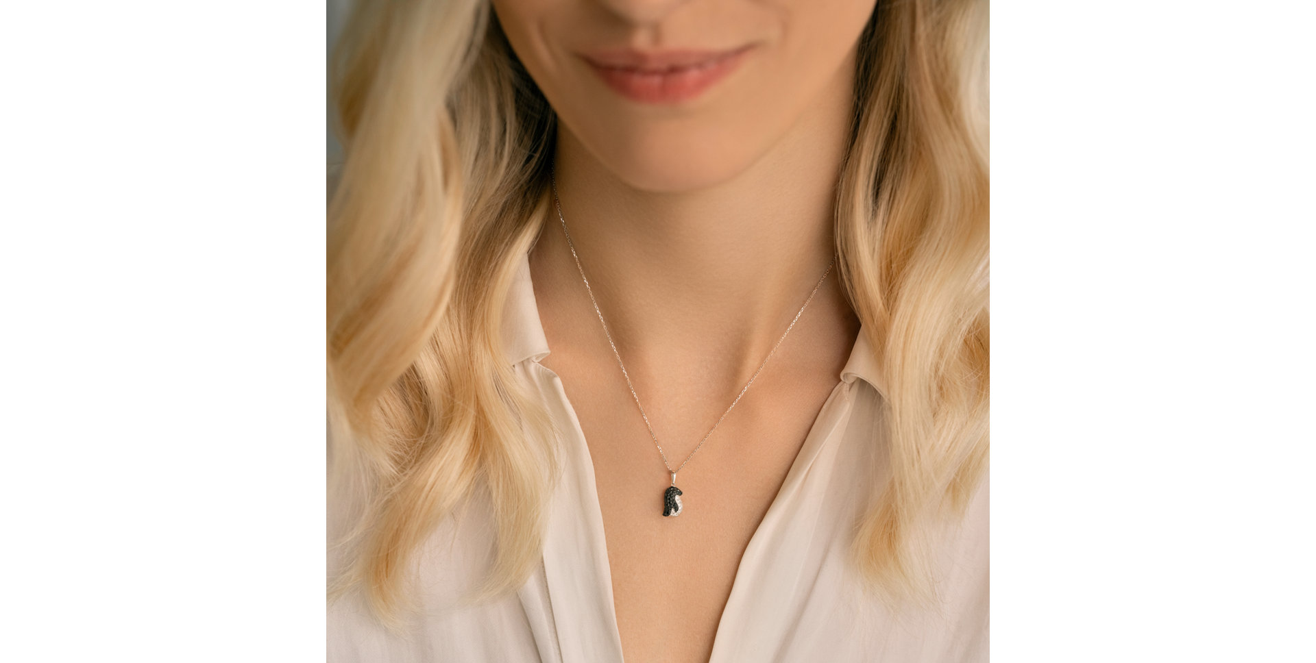 Necklace with black and white diamonds Tiny Penguin