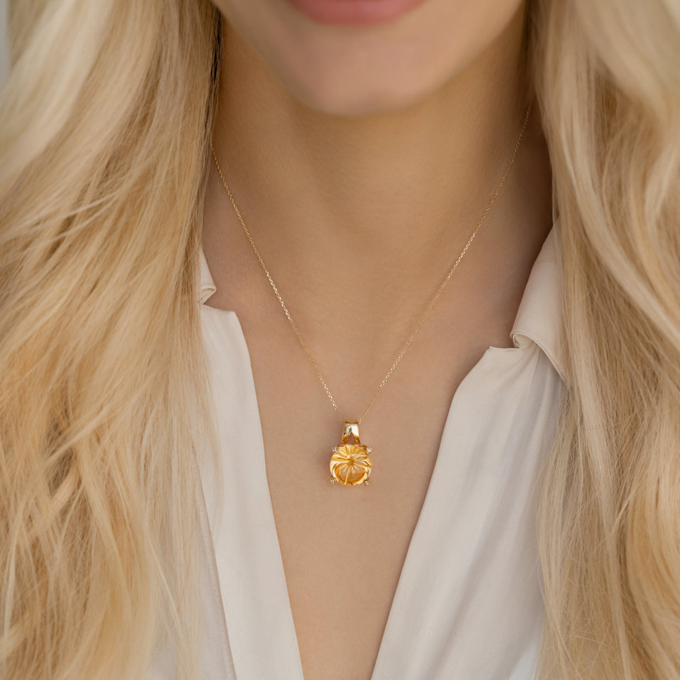 Diamond pendant with Rose Quartz Charming Blossom