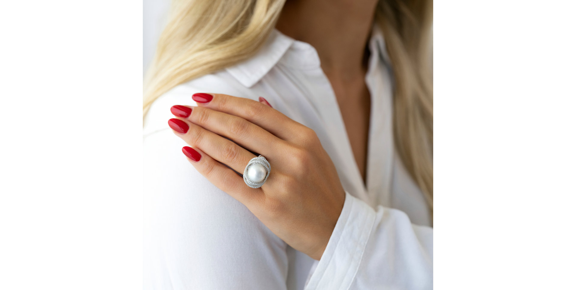 Diamond ring with Pearl Mika