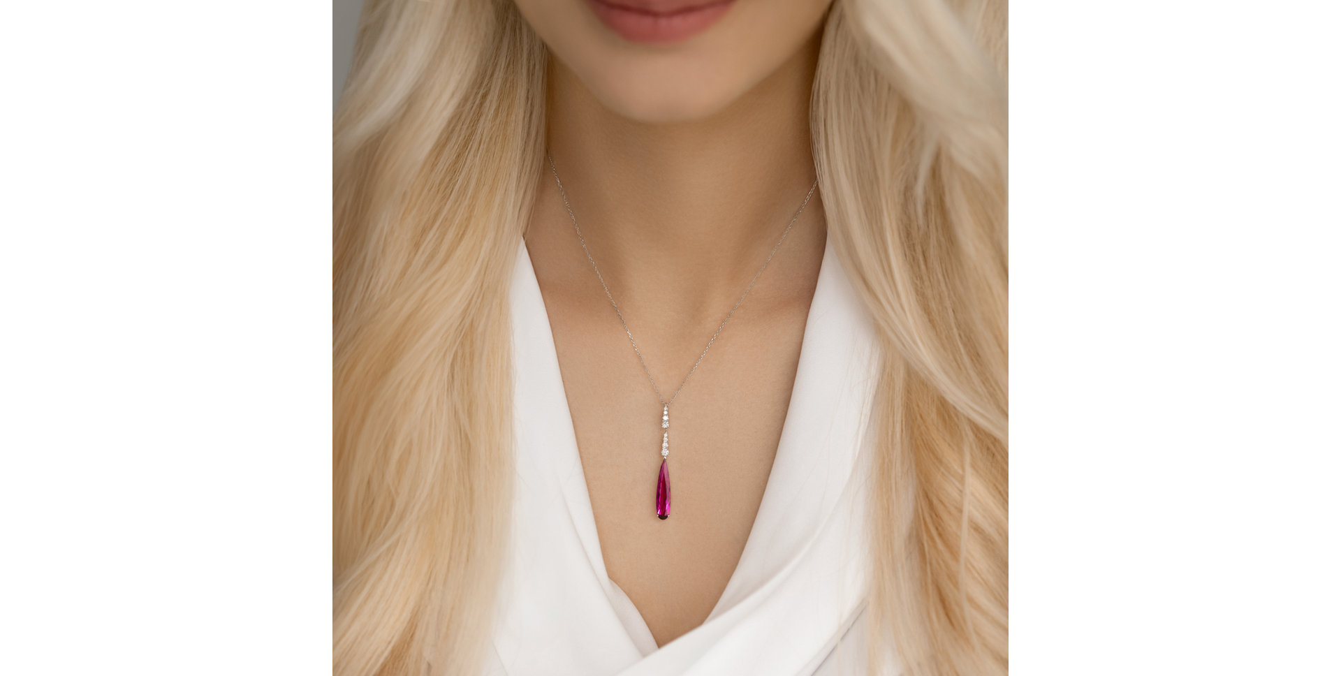 Diamond pendant with Turmalinem Bloody Tear