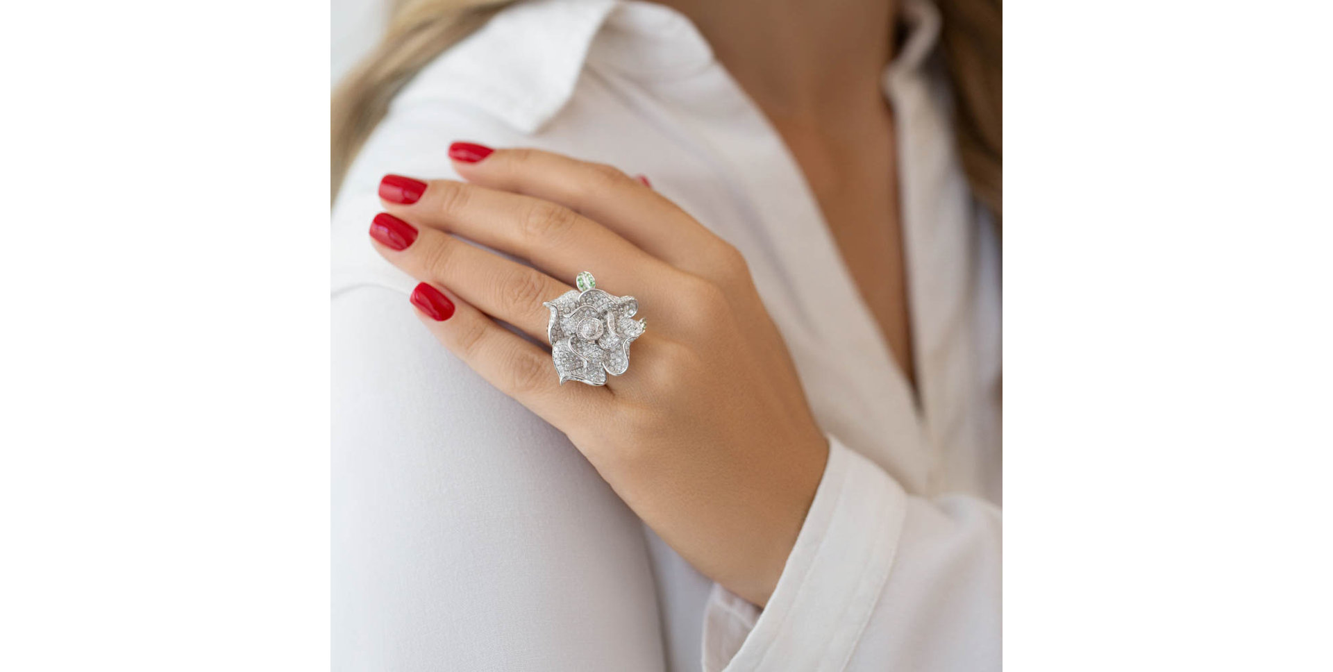 Diamond ring and Garnet Pompesa
