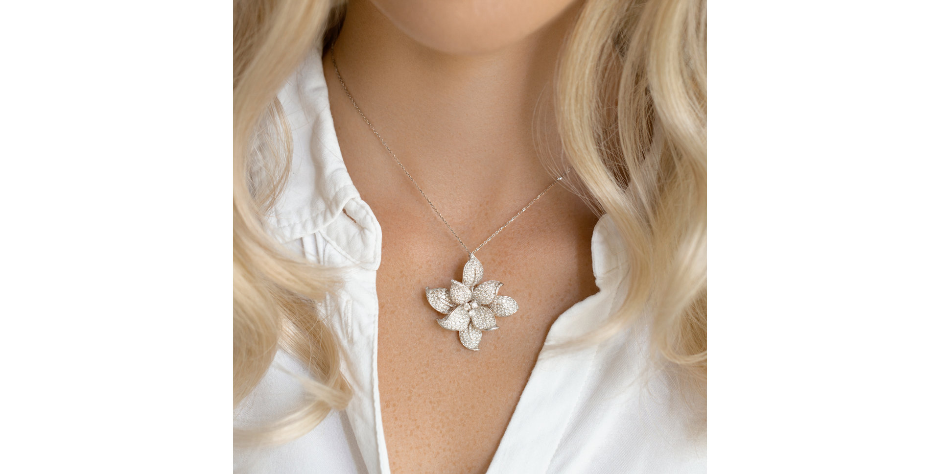 Diamond pendant Akito Rose