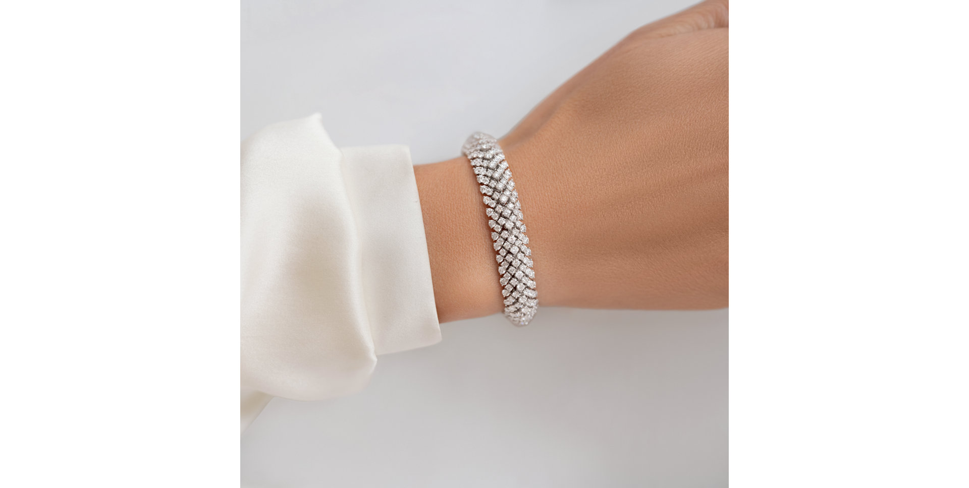 Bracelet with diamonds Witching Ribbon
