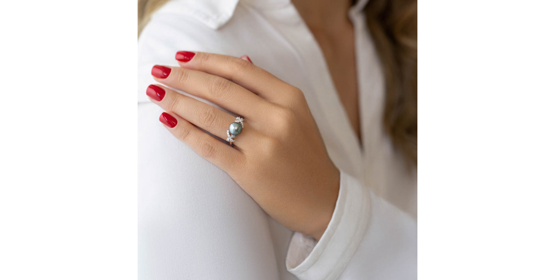 Diamond ring with Pearl Caribbean Spell