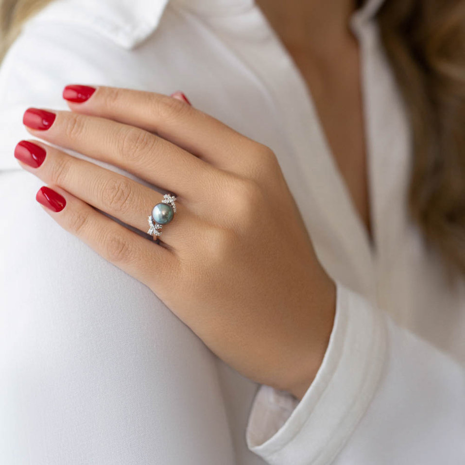 Diamond ring with Pearl Caribbean Spell