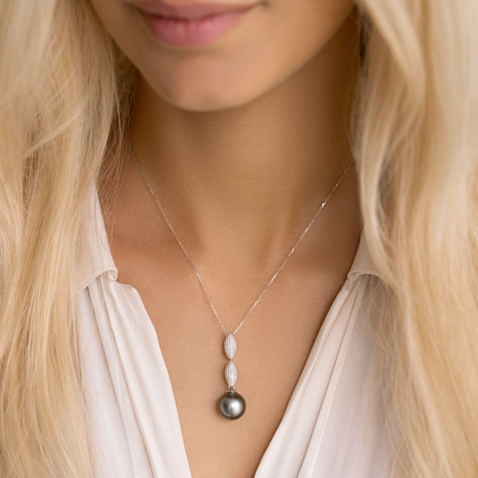 Diamond pendant with Pearl Impending Gloom