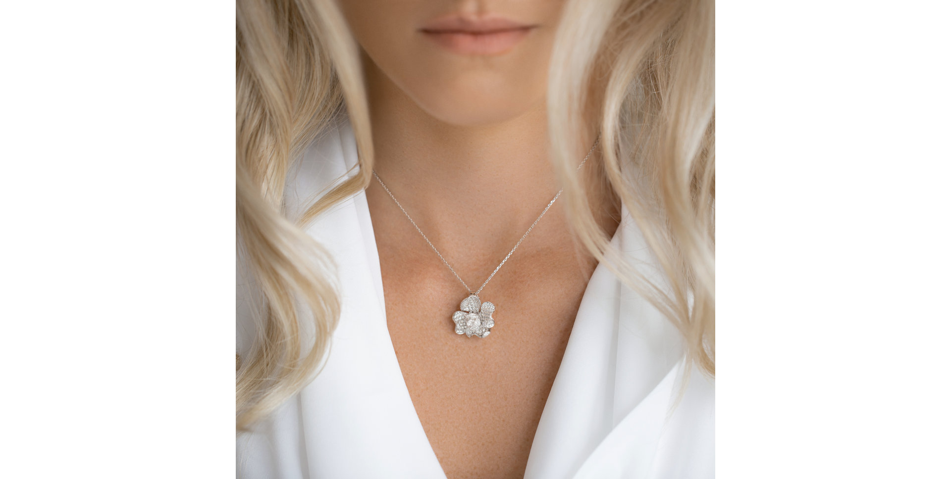 Diamond pendant Alabaster Rose