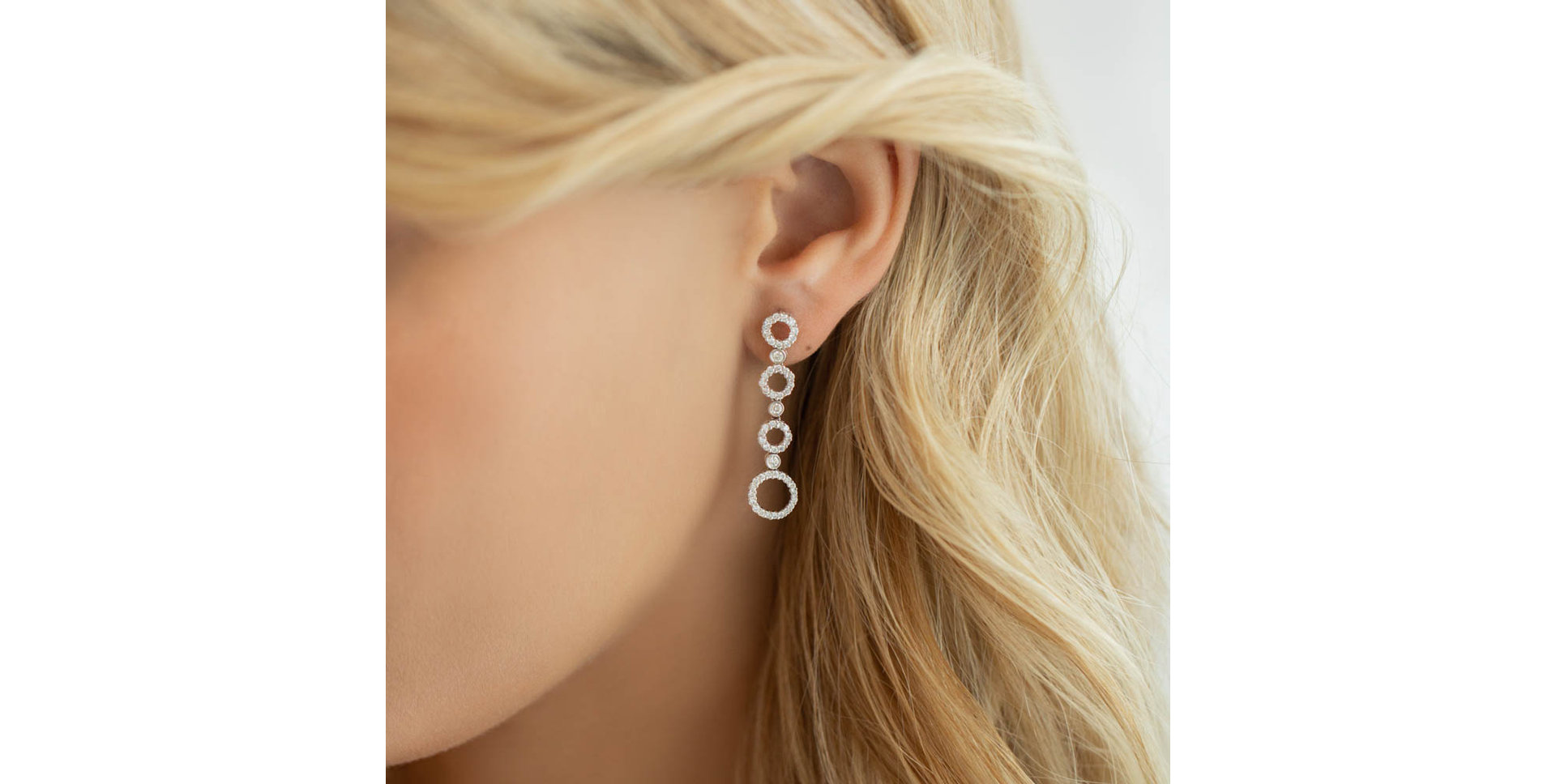 Diamond earrings Singapore