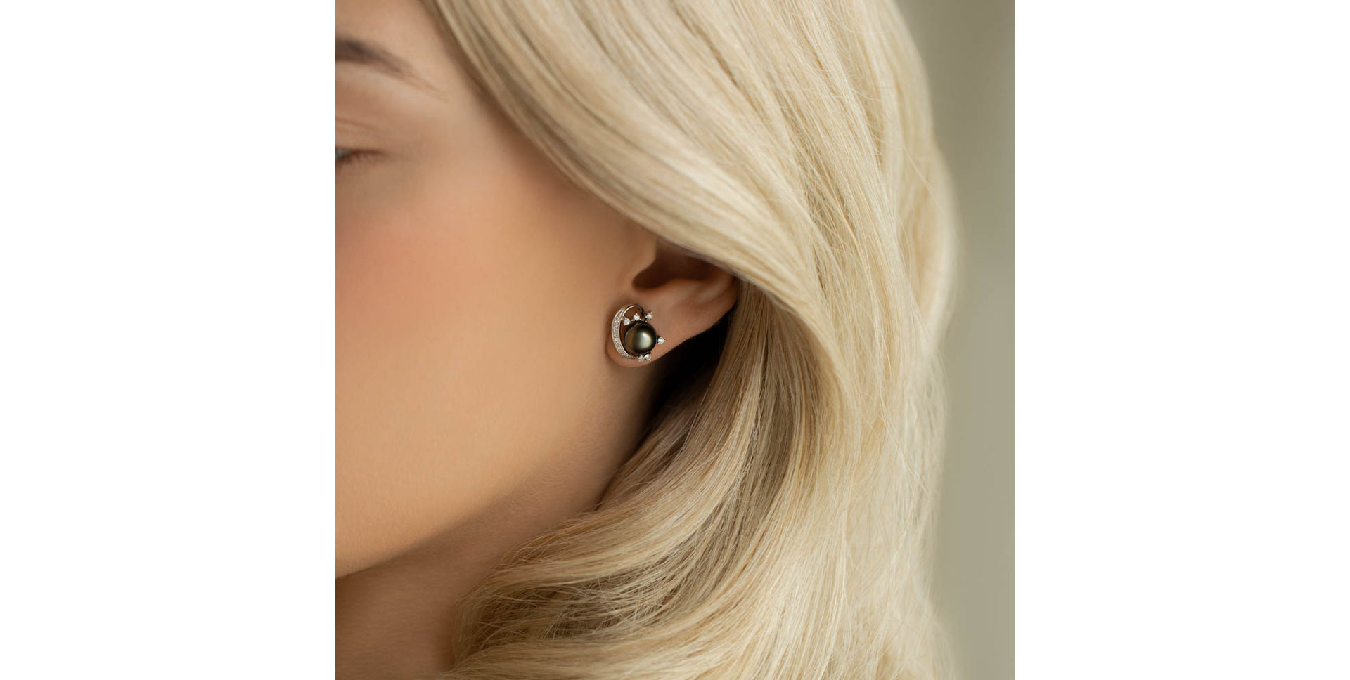 Diamond earrings with Pearl Ocean Abyss