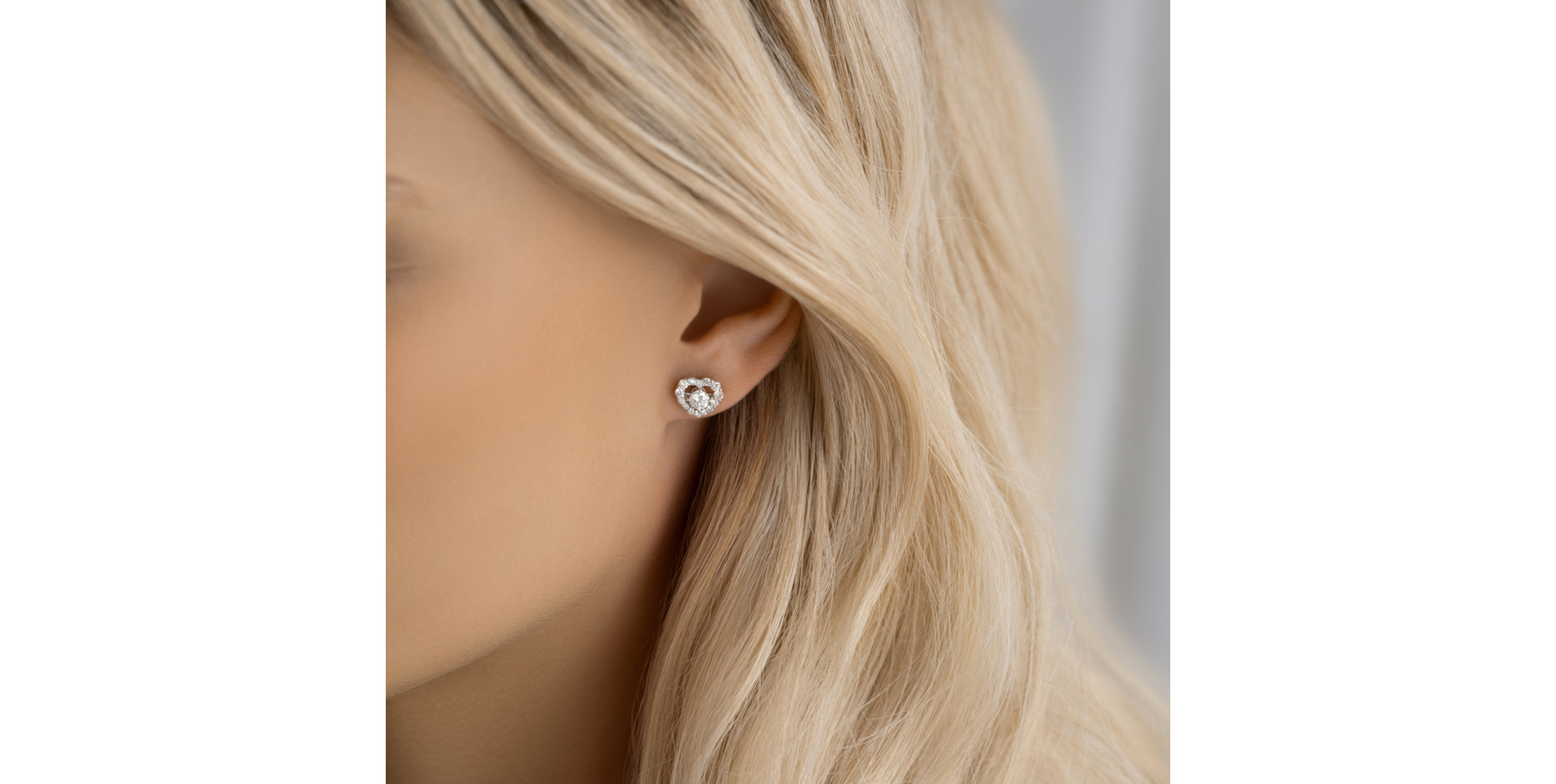 Diamond earrings Frozen Love