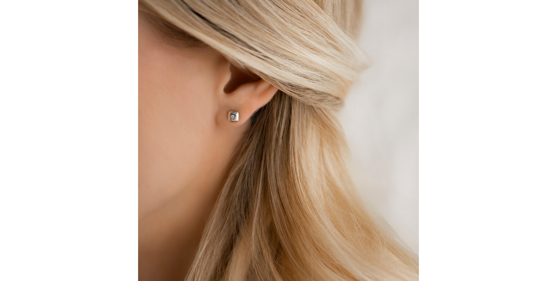 Diamond earrings Hollister