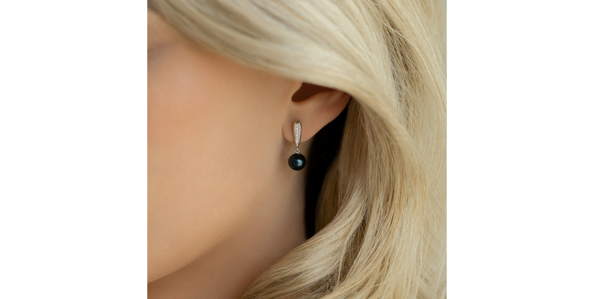 Diamond earrings with Pearl Water Elegance