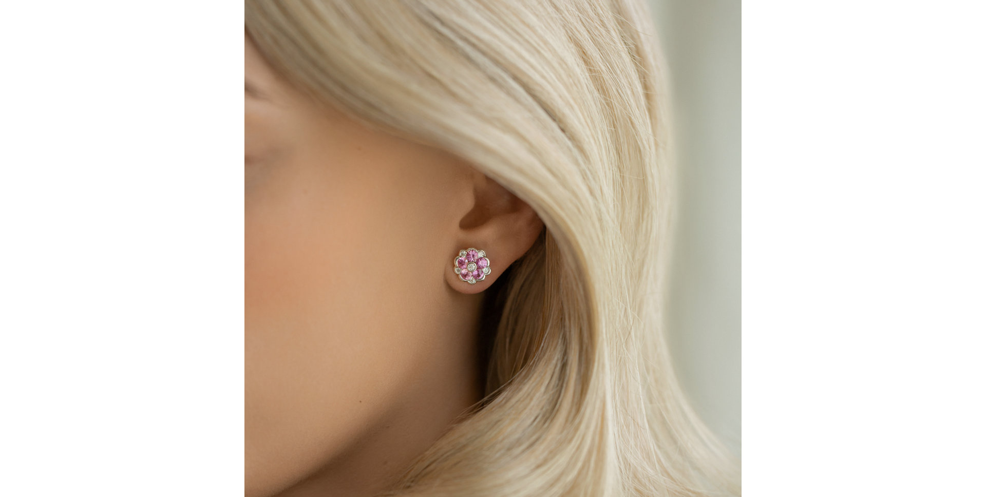 Diamond earrings and Emerald Albertina