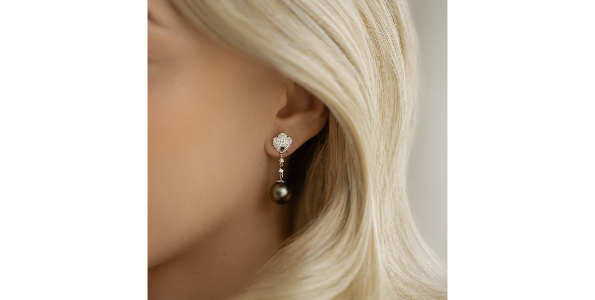 Diamond earrings with Pearl Lavish Sea