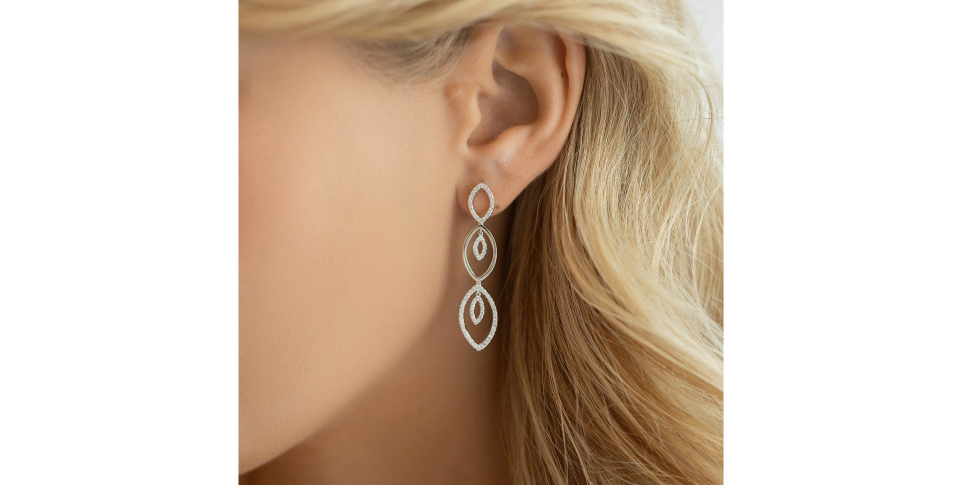 Diamond earrings Blissfully Peaceful
