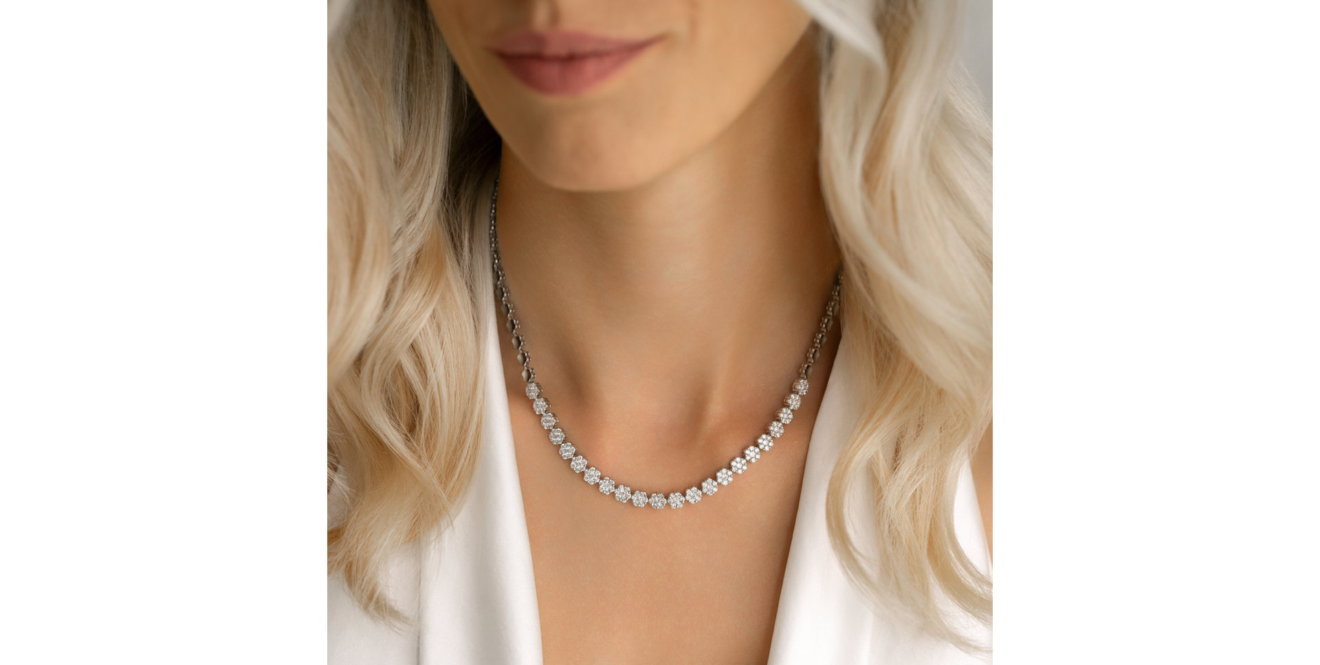 Diamond necklace Maggic