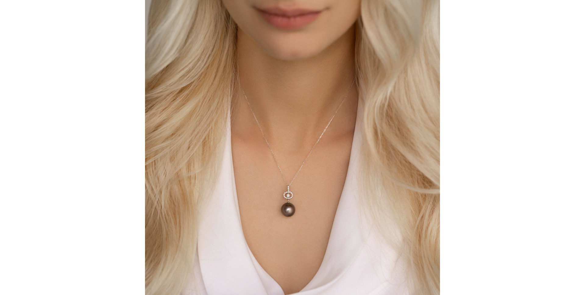 Diamond pendant with Pearl Agneia