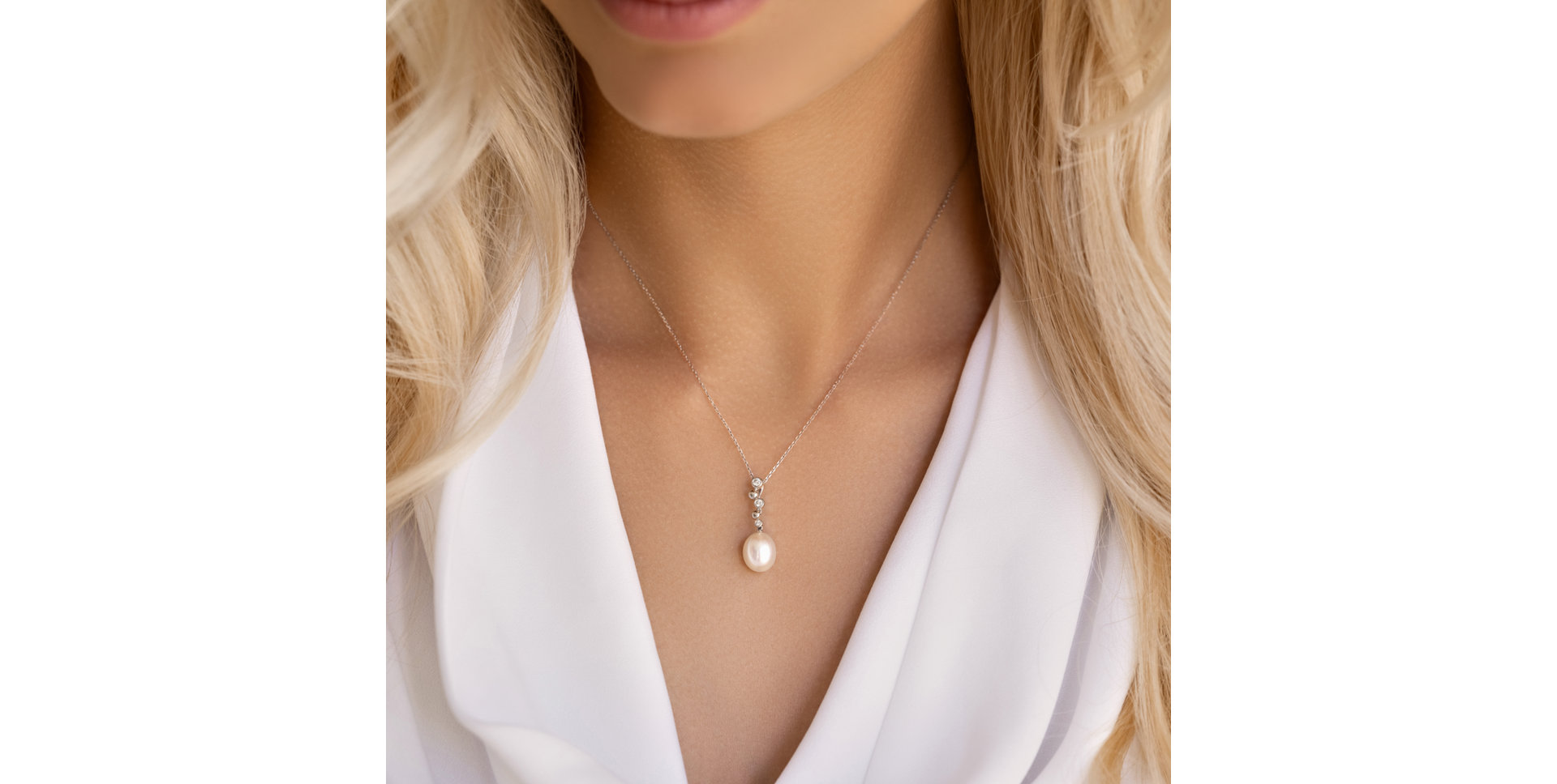 Diamond pendant with Pearl Pearl Royalty