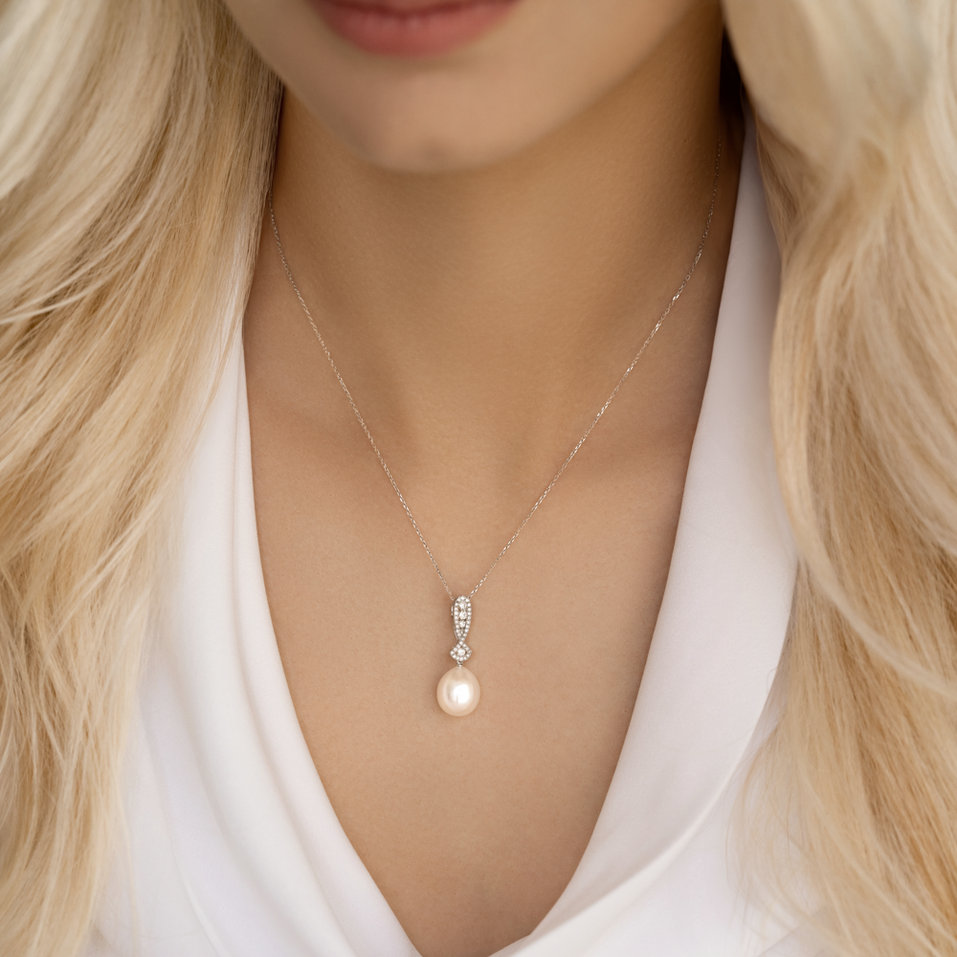 Diamond pendant with Pearl Soul of the Ocean