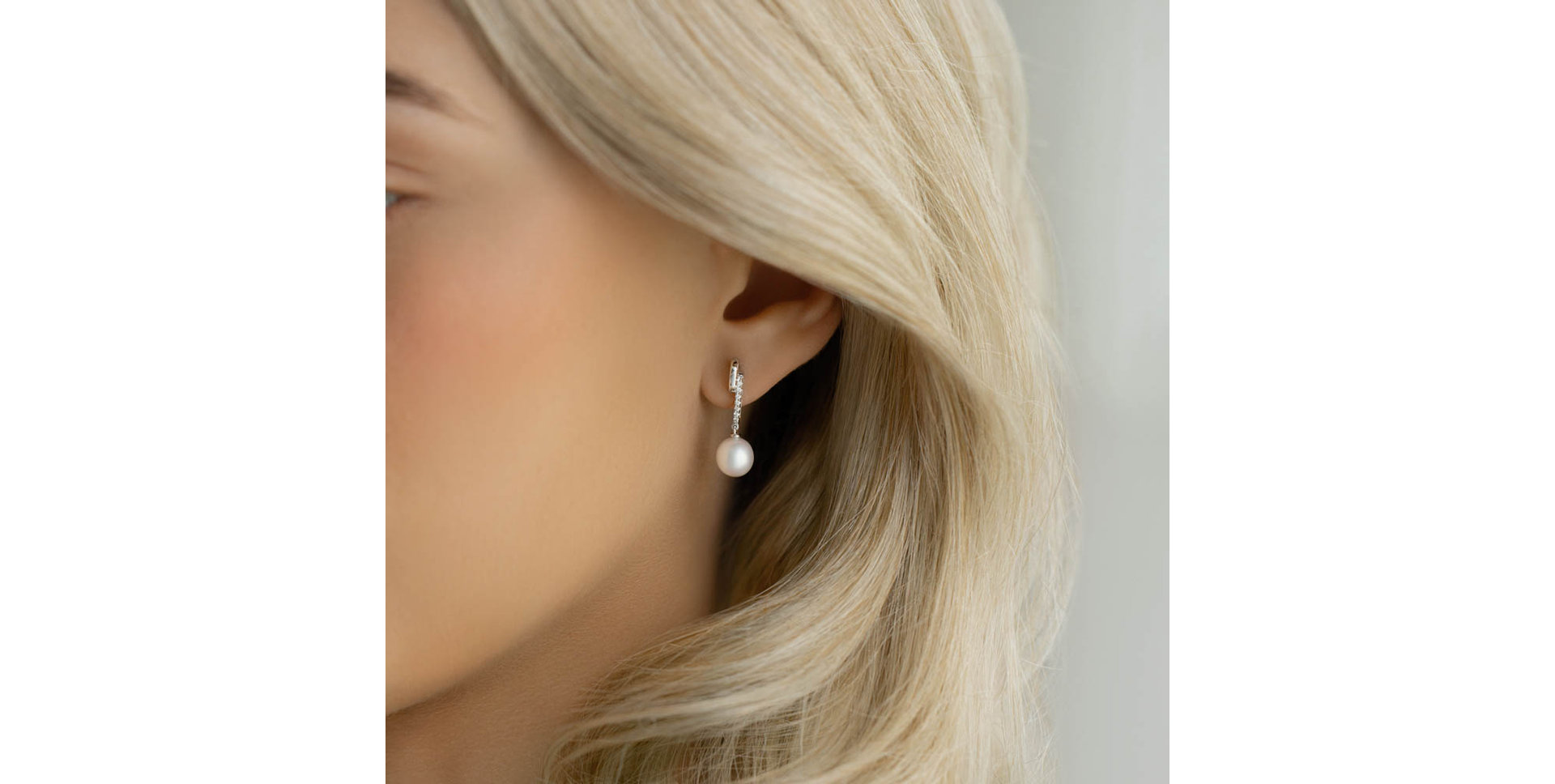 Diamond earrings with Pearl River of Ximena