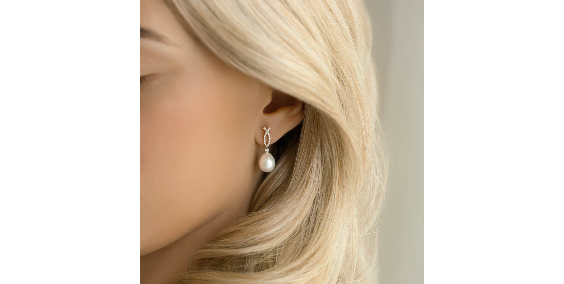 Diamond earrings with Pearl Violeta Ocean